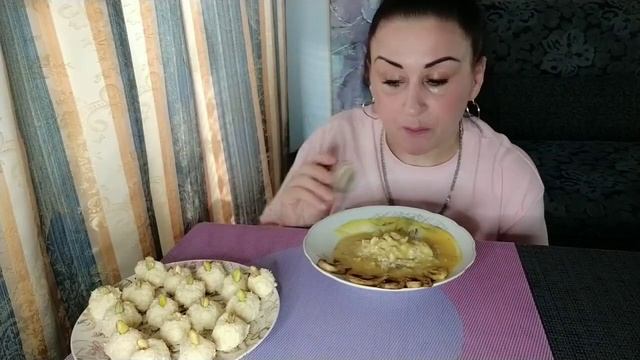 Кето Мукбанг с супом пюре из тыквы ,а на десерт кето Рафаэлем?????????????