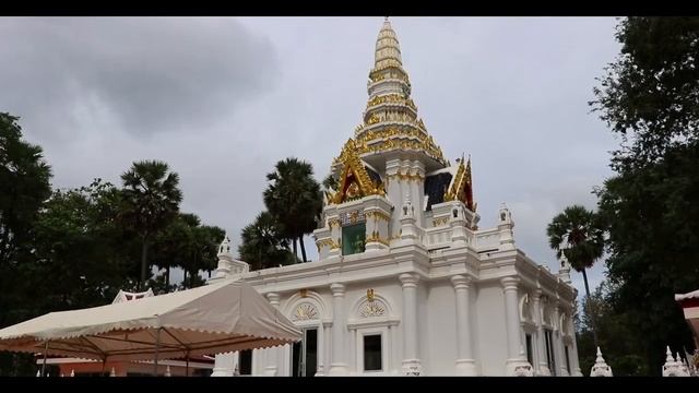 Пляж Най Харн на Пхукете  Nai Harn Beach Phuket