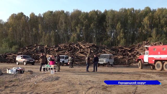 В Городецком округе продолжается тушение крупного пожара на мусорном полигоне