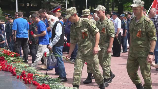 Военнослужащие 49 армии ЮВО и Ставропольского гарнизона почтили память героев в День памяти и скорби