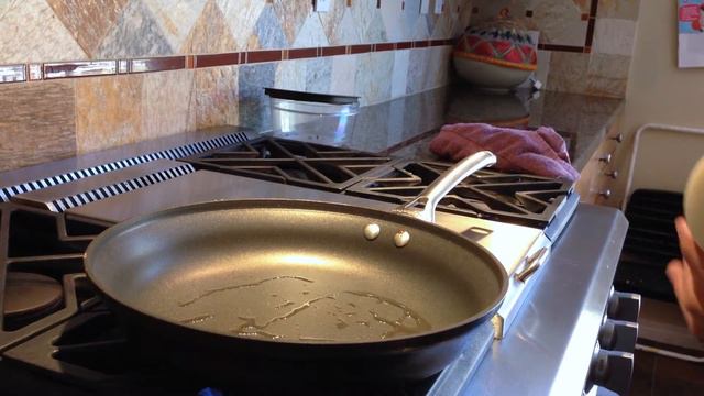 How to Make Bone Broth in a Slow Cooker
