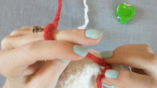 No Sew Crochet Chicken Tutorial For Beginners: Mama Maran the Hen