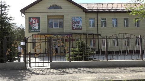 Глава района Андрей Дорошевский посетил детскую школу искусств поселка Черноморского