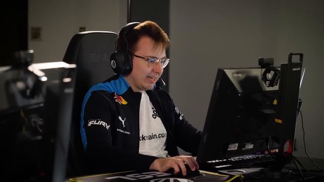 Ax1le is CHEATING!