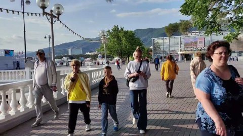 Прогулка по набережной Геленджика, цены на морские прогулки, скверы и фонтаны Геленджик 2024 часть 3