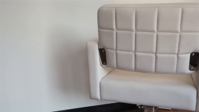 Gwyneth Salon Styling Chair | Standish Salon Goods