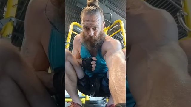 Back & Biceps Blaster. #vegan #pullups  #veganism Music: Sun & PlasticMusician: Philip E Morris
