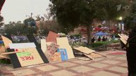 У разобранных баррикад рядом с Калифорнийским университетом снова собираются протестующие