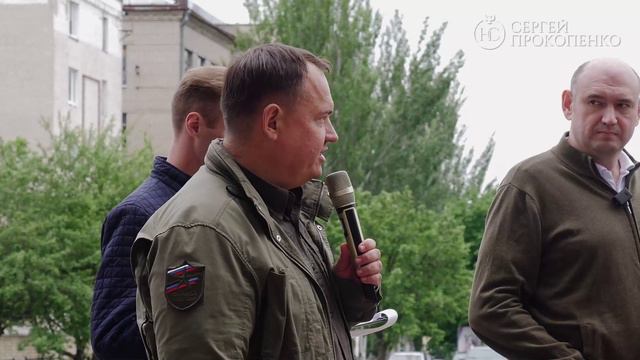 Принял участие в торжественном открытии бюста Первому Главе ДНР