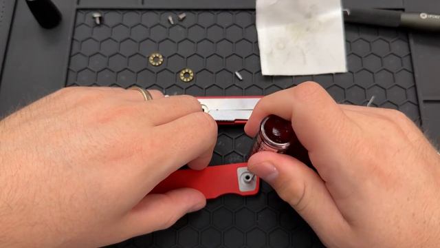 How to disassemble and maintain the Bestech Knives Titan Pocketknife