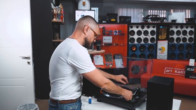 ЛУЧШАЯ домашняя аудиосистема! Американский проигрыватель виниловых дисков и качественная акустика!