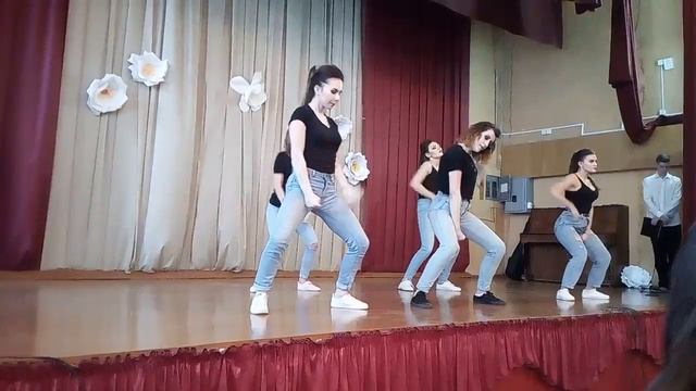 Очень красивый танец под разные песни