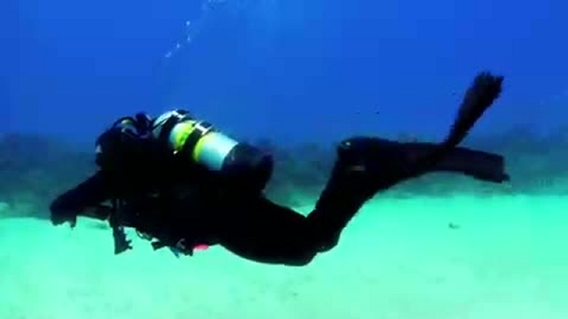 под водой