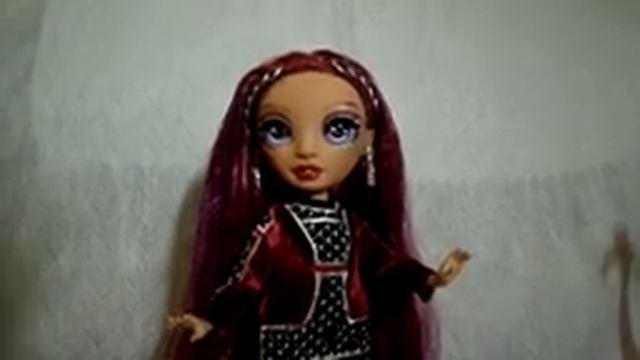 Обзор на куклу Рейнбоу Хай Мила Берримор с Rainbow High Mila Berrymore часть 2