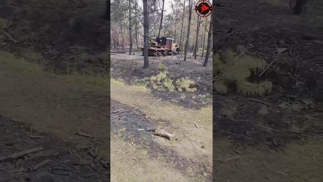 Российская смекалка на поле боя: стрельба из 57-мм зенитной установки С-60 на сгоревшем "Урале"