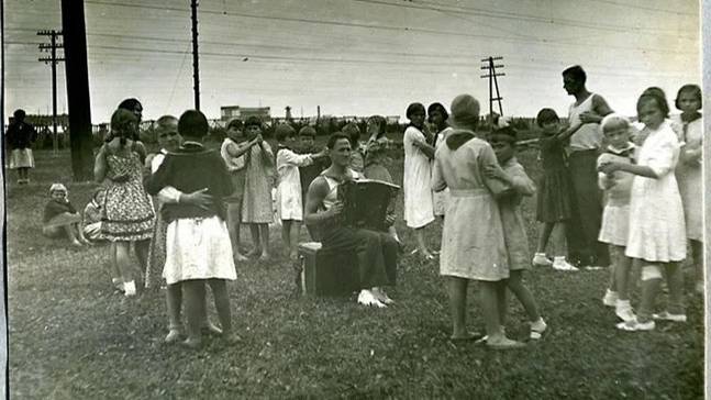 "МАМИНА ПЛАСТИНКА"... (Фото гр. "ИСТОРИЯ В ЛИЦАХ, ЛИЦА В ИСТОРИИ"), музыка ВИА "СИНЯЯ ПТИЦА")