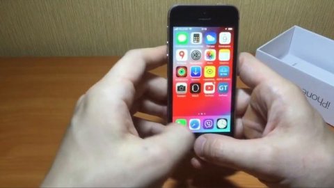 ?iPhone SE 2 уже давно вышел? Apple всех обманули?
