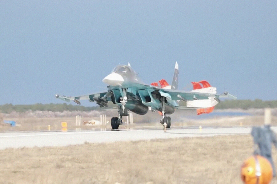 Экипажи Су-34 нанесли удар по позициям ВСУ авиабомбами ОФАБ-250