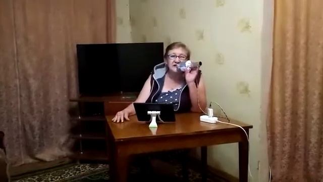Домик окнами в сад.