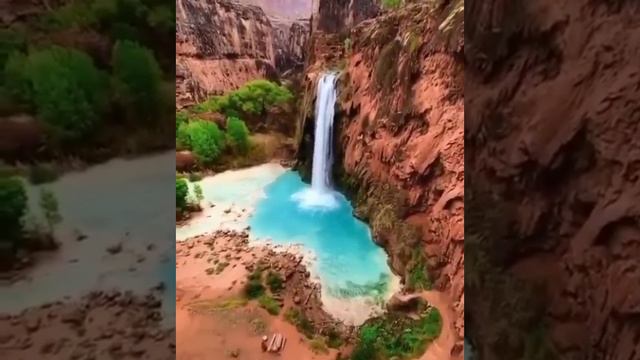 Хавасу, Гранд каньон, Аризона, США – знаменитый на весь мир водопад.