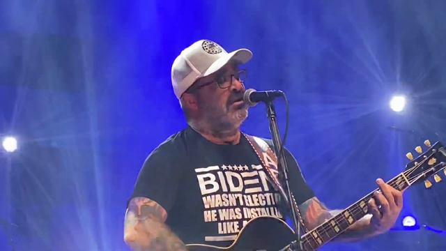 Aaron Lewis “Right Here” McLean VA 7-28-22 Staind song