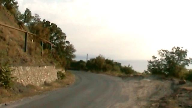 КРЫМ, АЛУШТА. Каким мог быть мой первый влог? ЗАЛЕЗ НА ГОРУ...