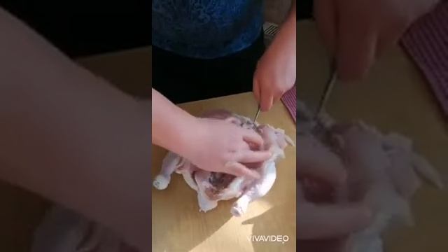 Разделка курицы на мясо шаурмы.