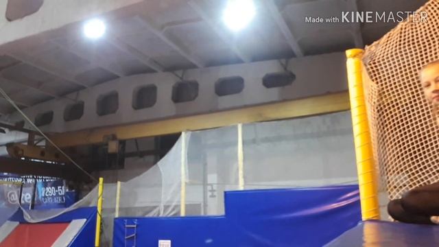 Обзор батутного центра ПОЛЁТ ШМЕЛЯ
