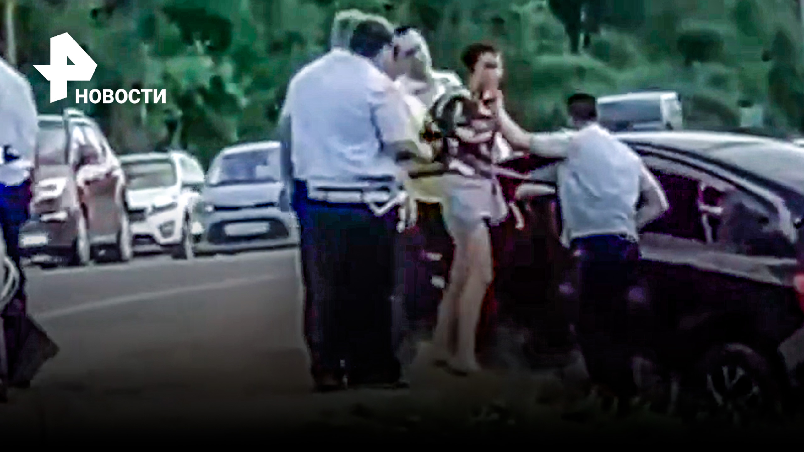 Погоня за пьяной автоледи: женщину задерживали сразу три экипажа ДПС / РЕН Новости