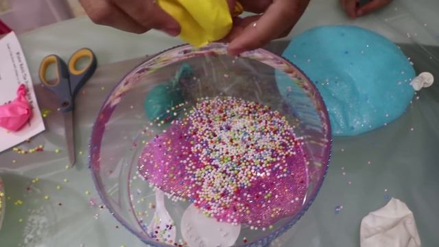 Wendy Pretend Play Mixing Slimes & Fun Slime Challenge