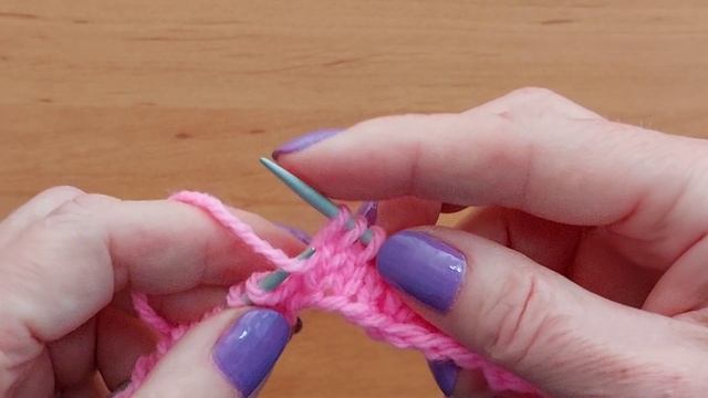 Замечательный узор спицами для детской кофточки, женского джемпера.