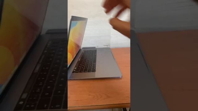 ✅??Apple MacBook Pro 2019 15.6 (INTEL CORE I7 16 GB RAM 500)