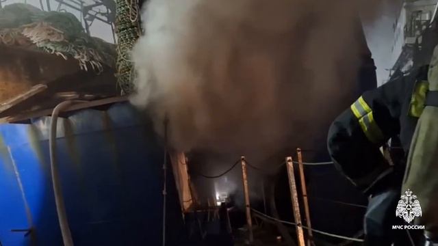 Пожар на судне в городе Владивосток.
