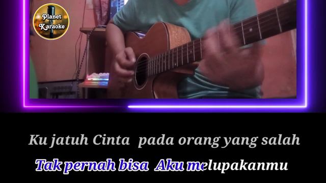Ilusi Tak Bertepi - Hijau Daun (Karaoke Version)