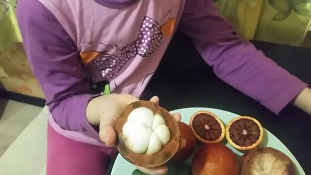 Пробуем экзотические фрукты