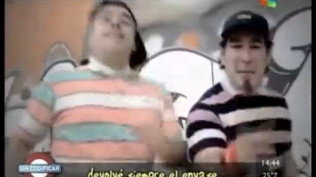 Yo Escucho al Axel  By Soy romantico y Que?