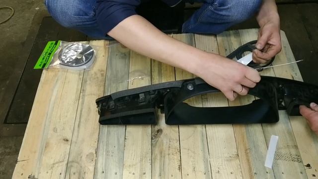 Ремонт часов и устранение скрипов декоративной панель ланос