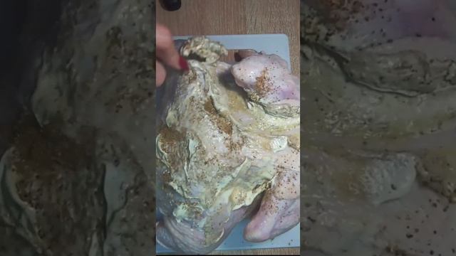 Сочная курочка в духовке с приправами