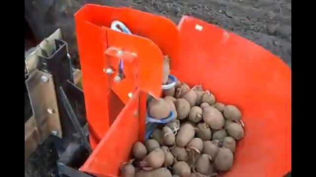 КМЗ 012 Картофелесажалка для мотоблокаPotato planter for motoblock