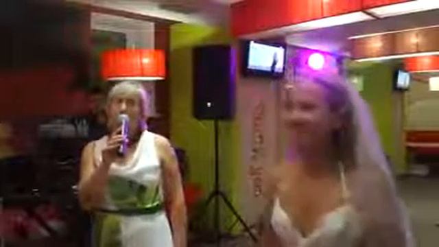 НАША МАМА ПОЕТ НА НАШЕЙ СВАДЬБЕ супер 2014