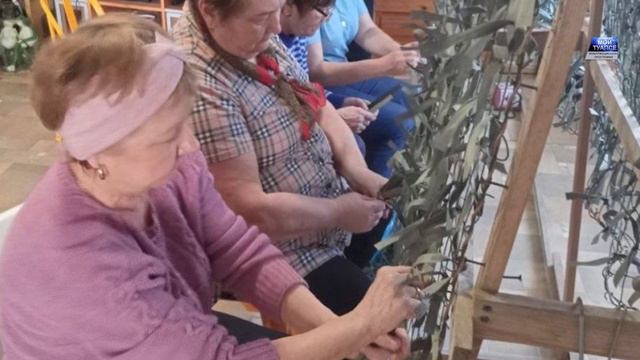 Почти 20 тысяч квадратных метров маскировочных сетей сплели волонтёры посёлка Новомихайловский
