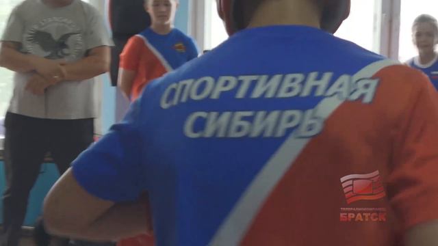 Всероссийский день бокса в Братске отмечают тренировкой