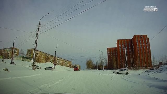 Снегопад помешал дорожному движению в Братске