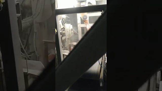 Фасовка в клапанные мешки сухих смесей - автоматическое надевание мешков
