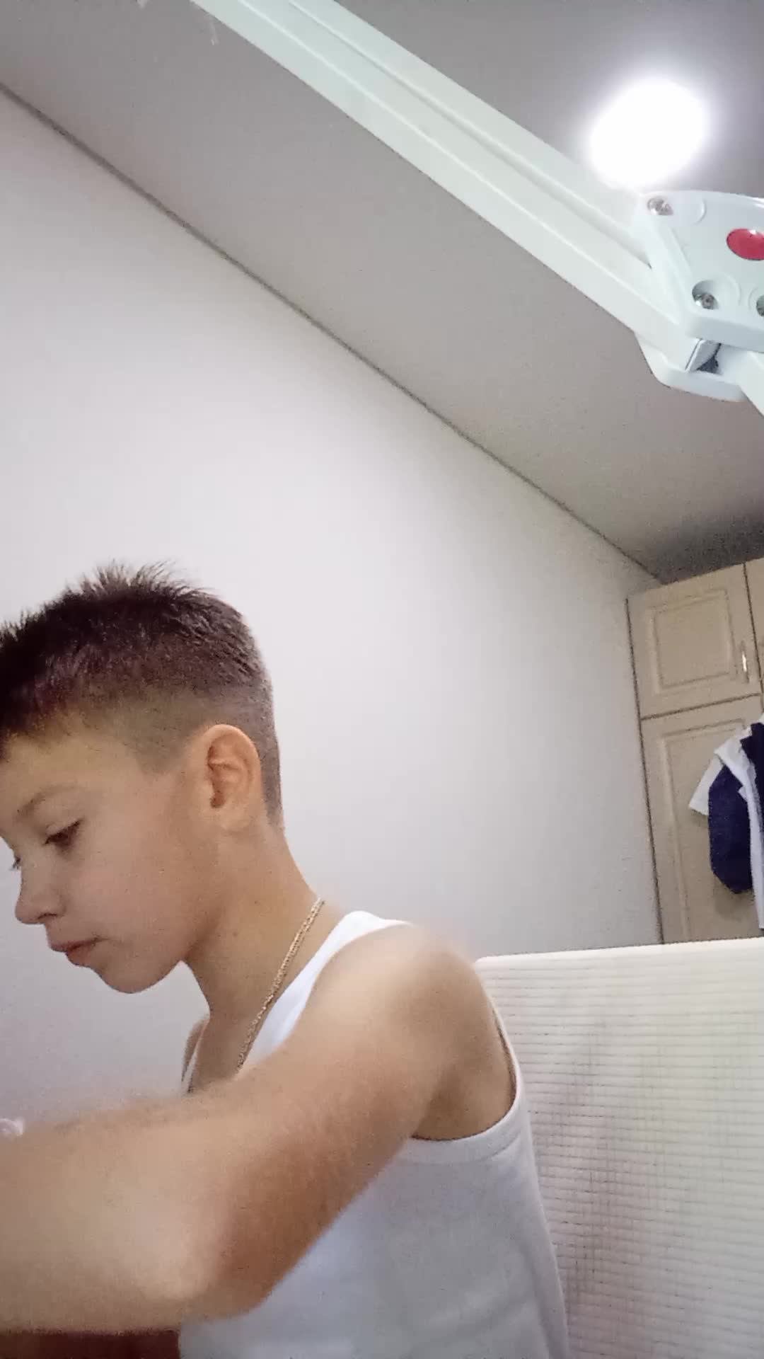 д