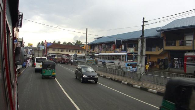 На автобусе из РАТНАПУРЫ в ПАНАДУРУ на о.Шри-Ланка