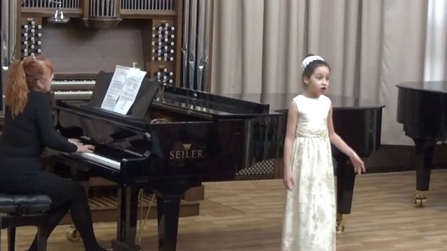 Словацкая народная песня Спи моя милая  исп. Ася Гольдберг 9 лет