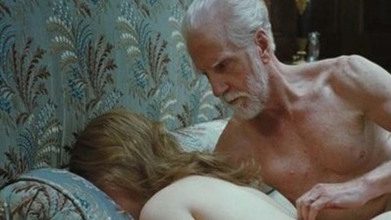 Порно - отец ебет свою дочь на удобном диване пожаловавшись на старомодную жену