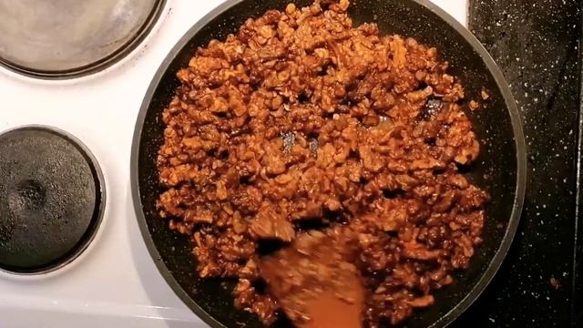 Смешайте Мёд с грецкими орехами. Вы будете поражены!!! 5 минут - готовый десер.