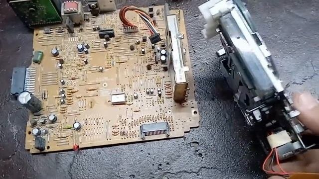 АВТОМАГНИТОЛЫ. Разборочка.